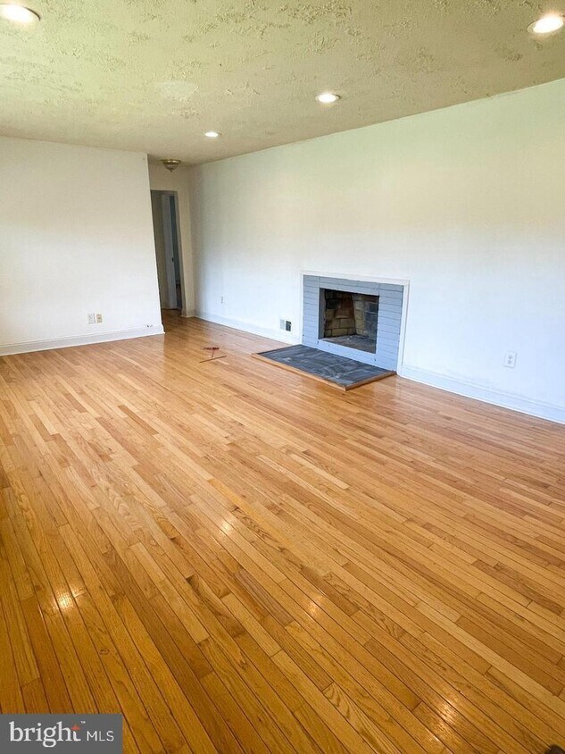 10511 Oak Pl, Fairfax, VA 22030 House Rental in Fairfax, VA