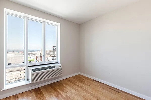 Building Photo - 314 52nd St