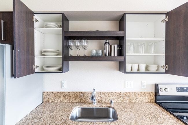 Foto del edificio - 215 10th Ave E