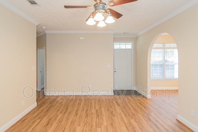 Building Photo - 14 Oakleigh Dr