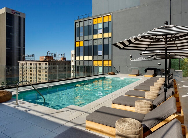 10th Floor Pool Deck - Crosby