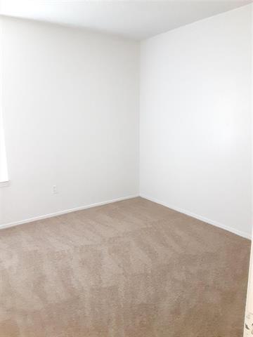 Foto del edificio - 800 NW Summercrest Blvd
