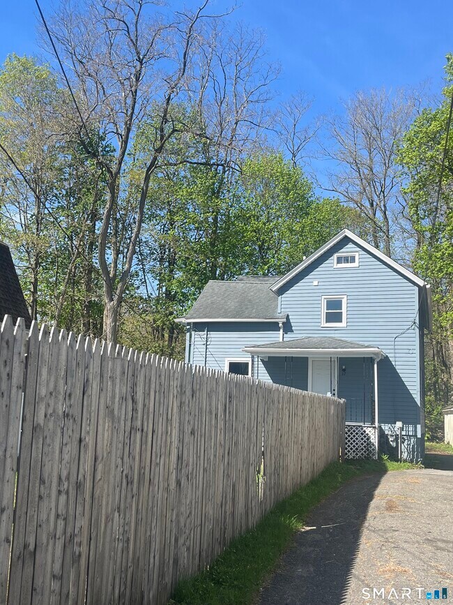 Foto del edificio - 17 Woodbine St