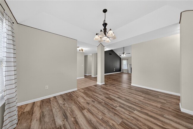 Building Photo - 903 Tyra Ln