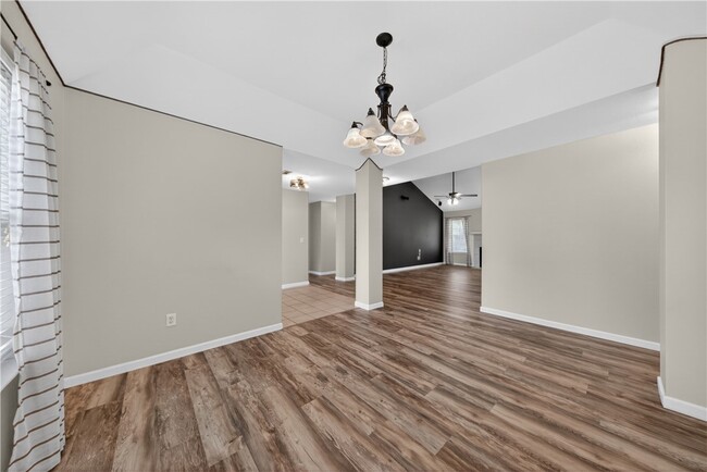 Foto del edificio - 903 Tyra Ln