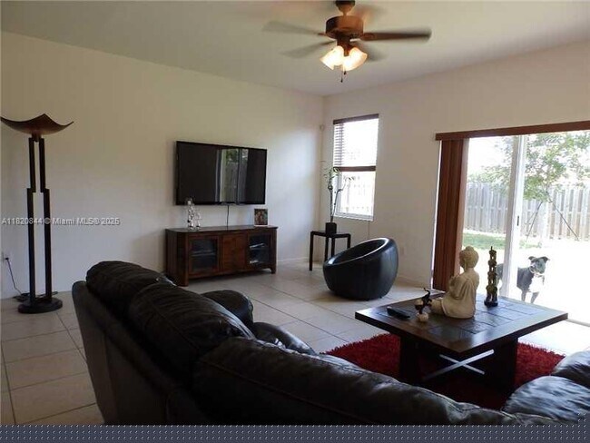 Foto del edificio - 8963 SW 215th Ln