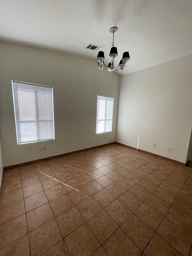 Foto del edificio - Fantastic home with swimming pool coming soon