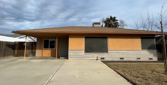 Building Photo - 1807 N 11th Ave