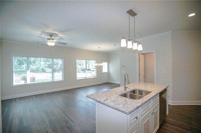 Foto del edificio - 327 Cashes Ct