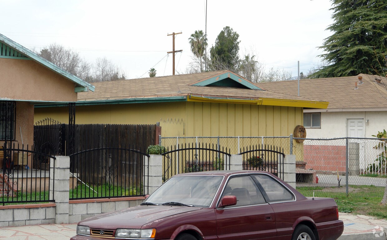Building Photo - 1362 Belle St