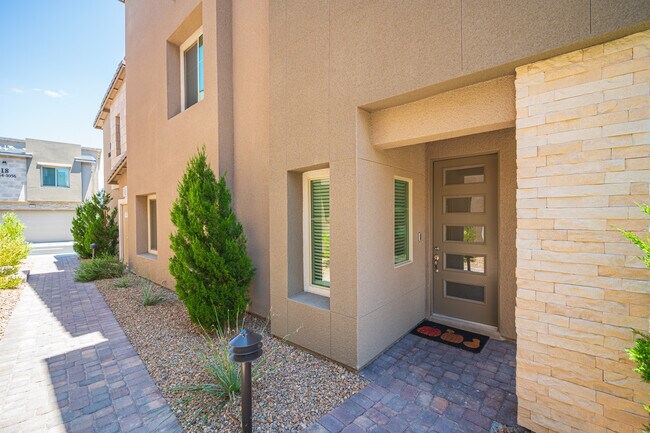 Foto del edificio - 600 N Carriage Hill Dr