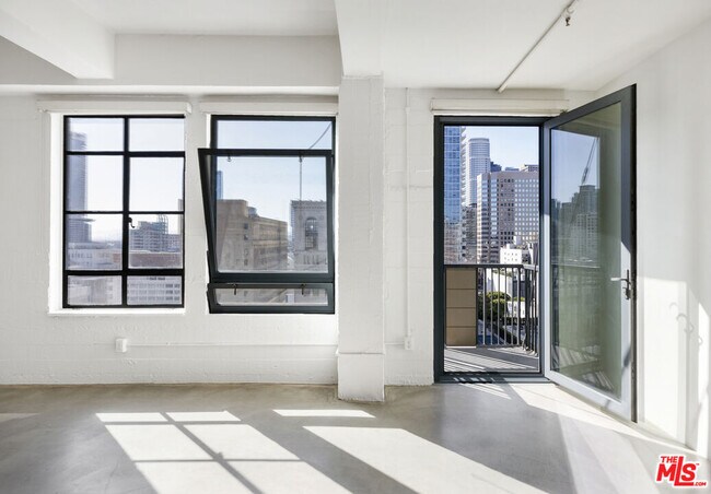 Building Photo - 849 S Broadway