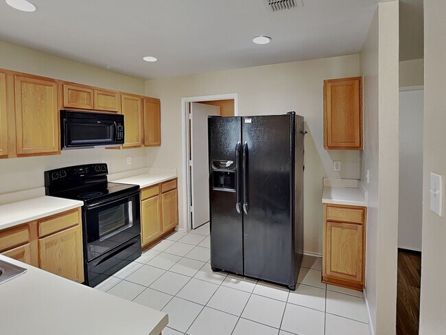 Building Photo - BEAUTIFUL HOME IN BURLESON ISD!