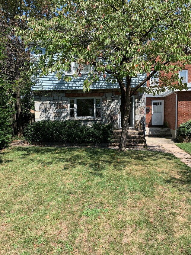 Vista frente al exterior - 449 2nd Ave