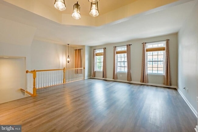 Building Photo - 3385 Beechcliff Dr