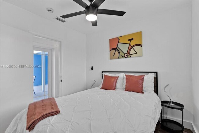 Foto del edificio - 7831 Hope St