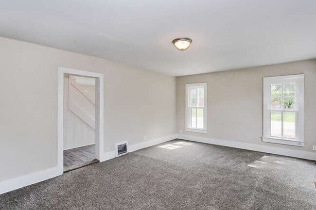 Foto del edificio - Spacious 3 Bed/2 Bath Home for Rent in Newton! Coming Available in mid-July!