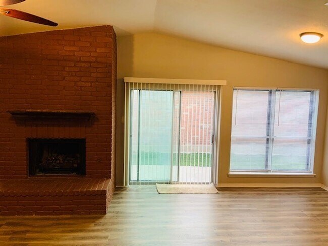 Foto del edificio - 3 Bedroom/ 2 Bath Home Near Randolph AFB!