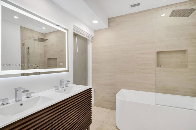 Foto del edificio - 20 NW 101st St