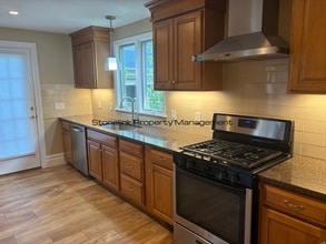Building Photo - 27-29 Elmway St