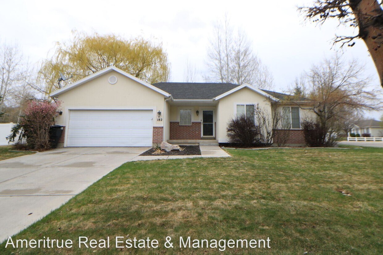 4 br, 3 bath House 182 N Millbrook Road House for Rent in Heber