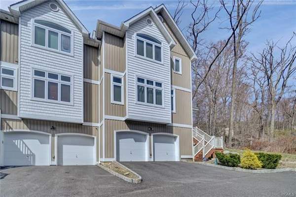 Foto principal - 69 Corbin Hill Rd