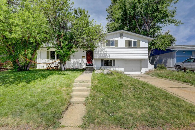 Building Photo - - L@@K Granite, Hardwood, Washer/Dryer, Di...