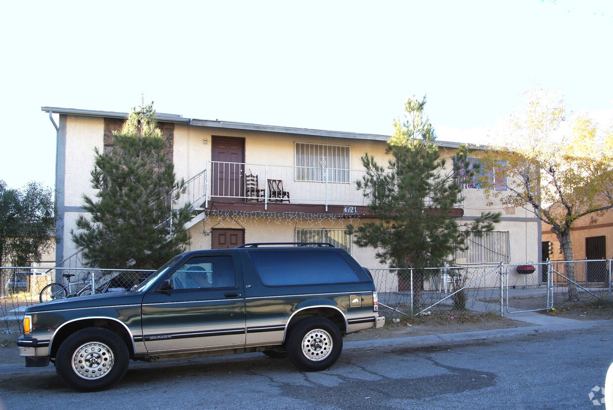 Foto del edificio - 4721 Cessna Ave