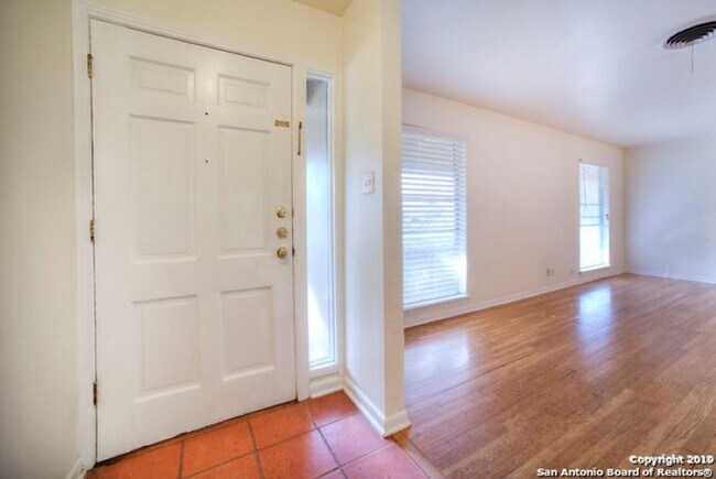 Building Photo - 3 Bedroom/2 Bath Northwood East Subdivision