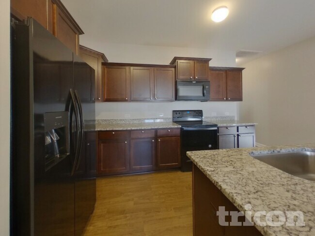 Foto del edificio - 178 Hidden Lakes Rd