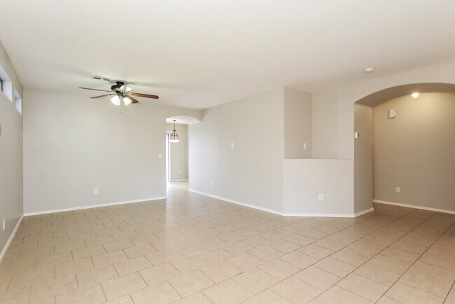 Foto del edificio - 12433 W Larkspur Rd