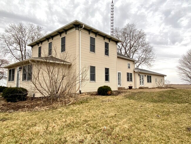 Building Photo - 2858 E 29th Rd