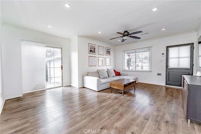 Building Photo - 3816 Lomina Ave