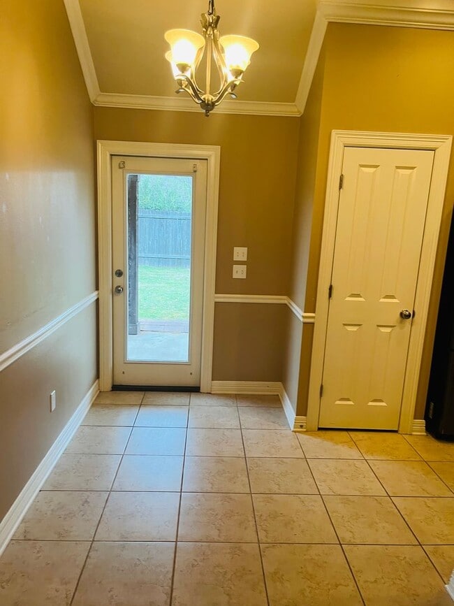 Foto del edificio - 359 Avondale Ln