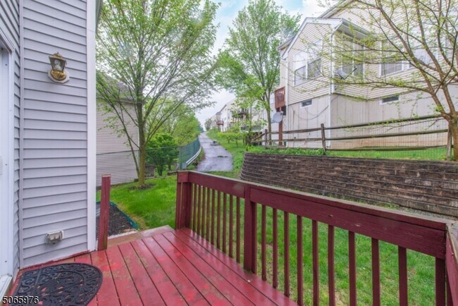 Building Photo - 313 Winding Hill Dr