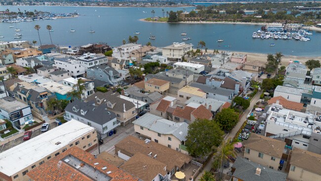 Foto del edificio - 822 Island Ct