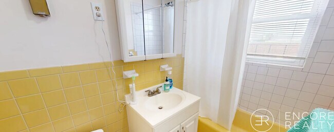 Foto del edificio - 402 Highland Ave