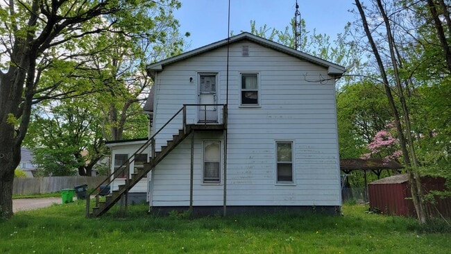 Building Photo - 661 Summit Ct