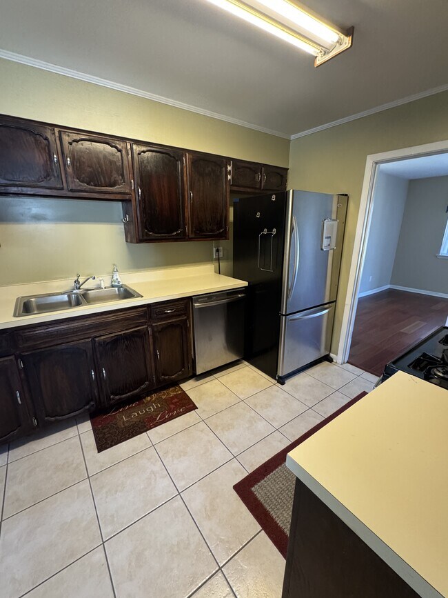 Foto del edificio - 1801 Carnation Ave