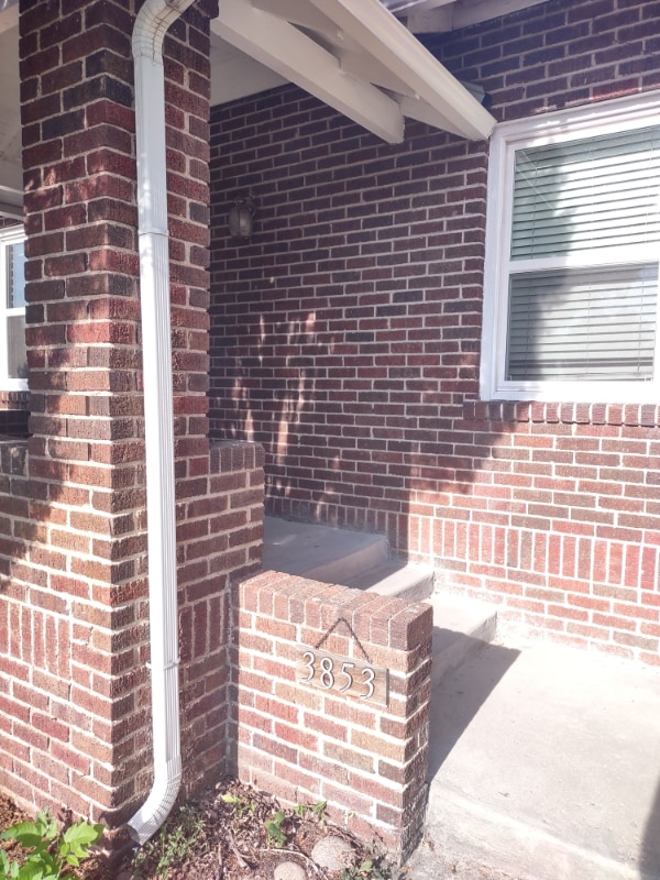 Photo - 3853 Julian St