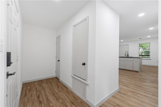 Foto del edificio - 3117 N Old Missouri Rd