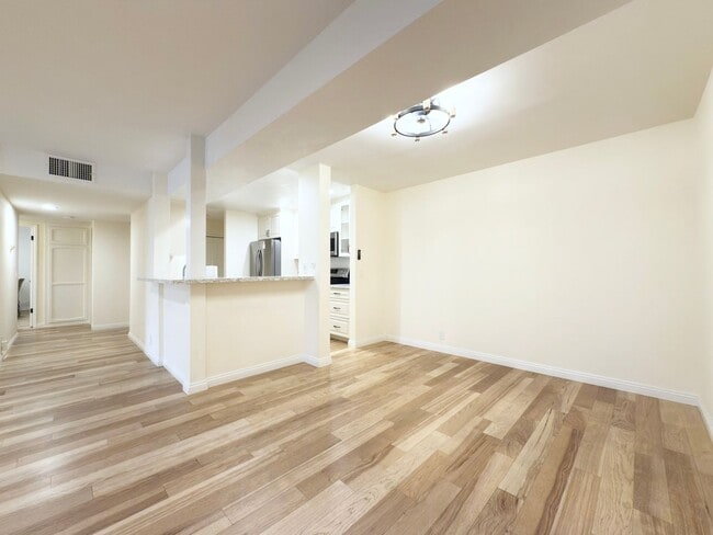 Building Photo - Upgraded Condo in La Costa!
