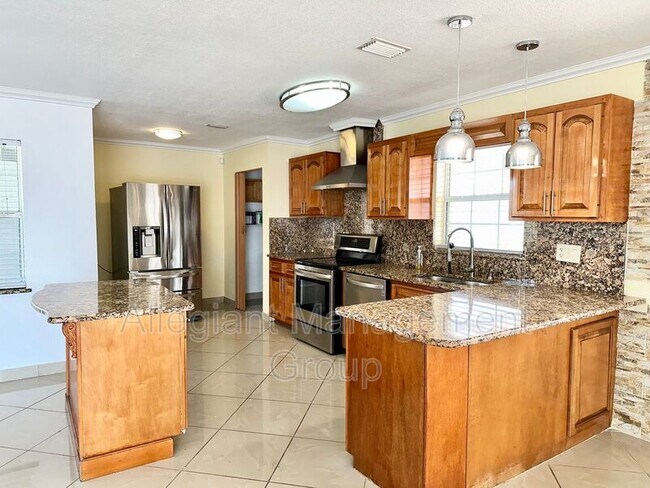Building Photo - 836 Iron Oak Dr