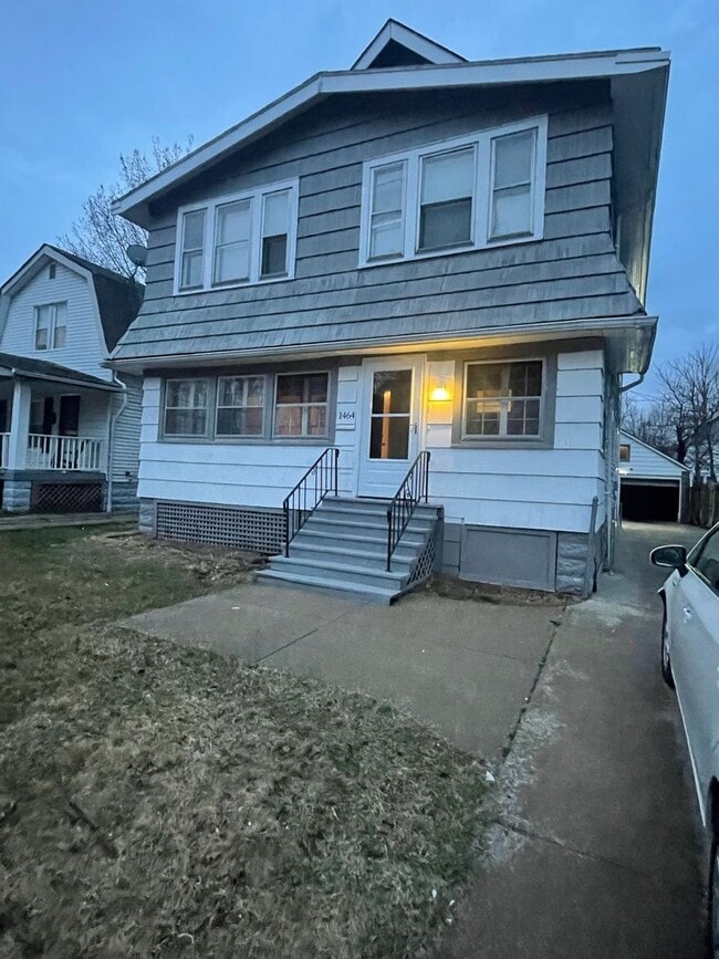 Building Photo - 1462 E 175th St