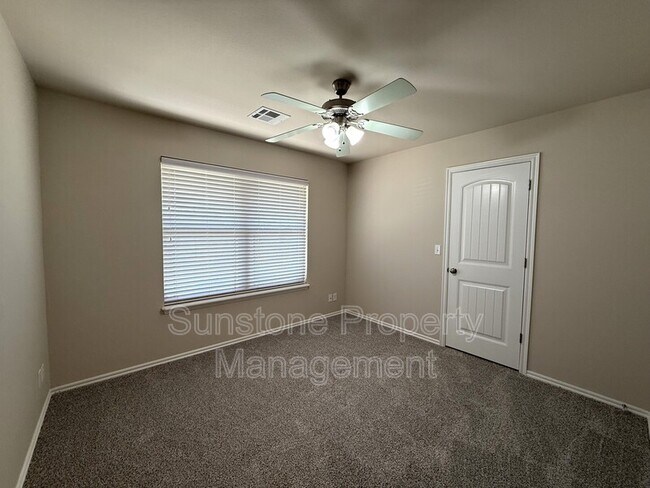 Foto del edificio - 10201 East 100th Pl N