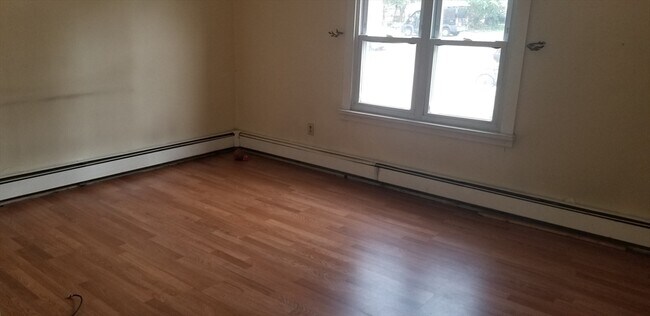 Building Photo - 12 Brock St