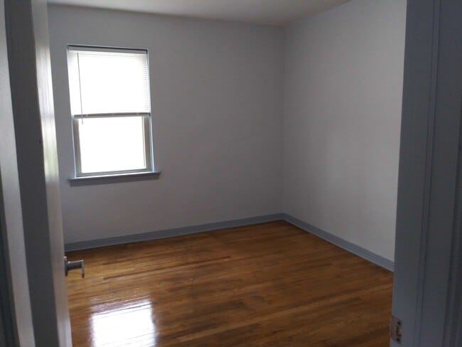 Bedroom - 921 Jackson St