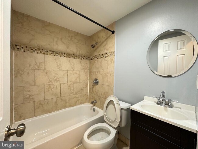 Foto del edificio - 1835 N Bouvier St