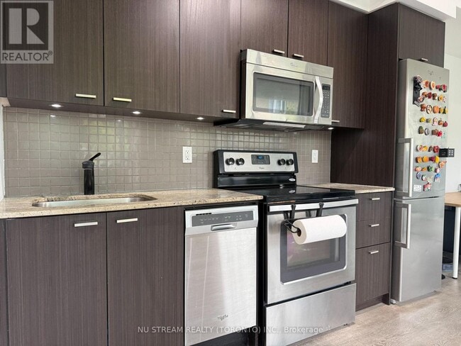 Building Photo - 88 Sheppard Ave E
