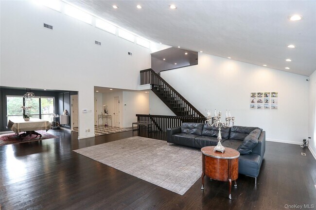 Foto del edificio - 35 Old Pond Rd